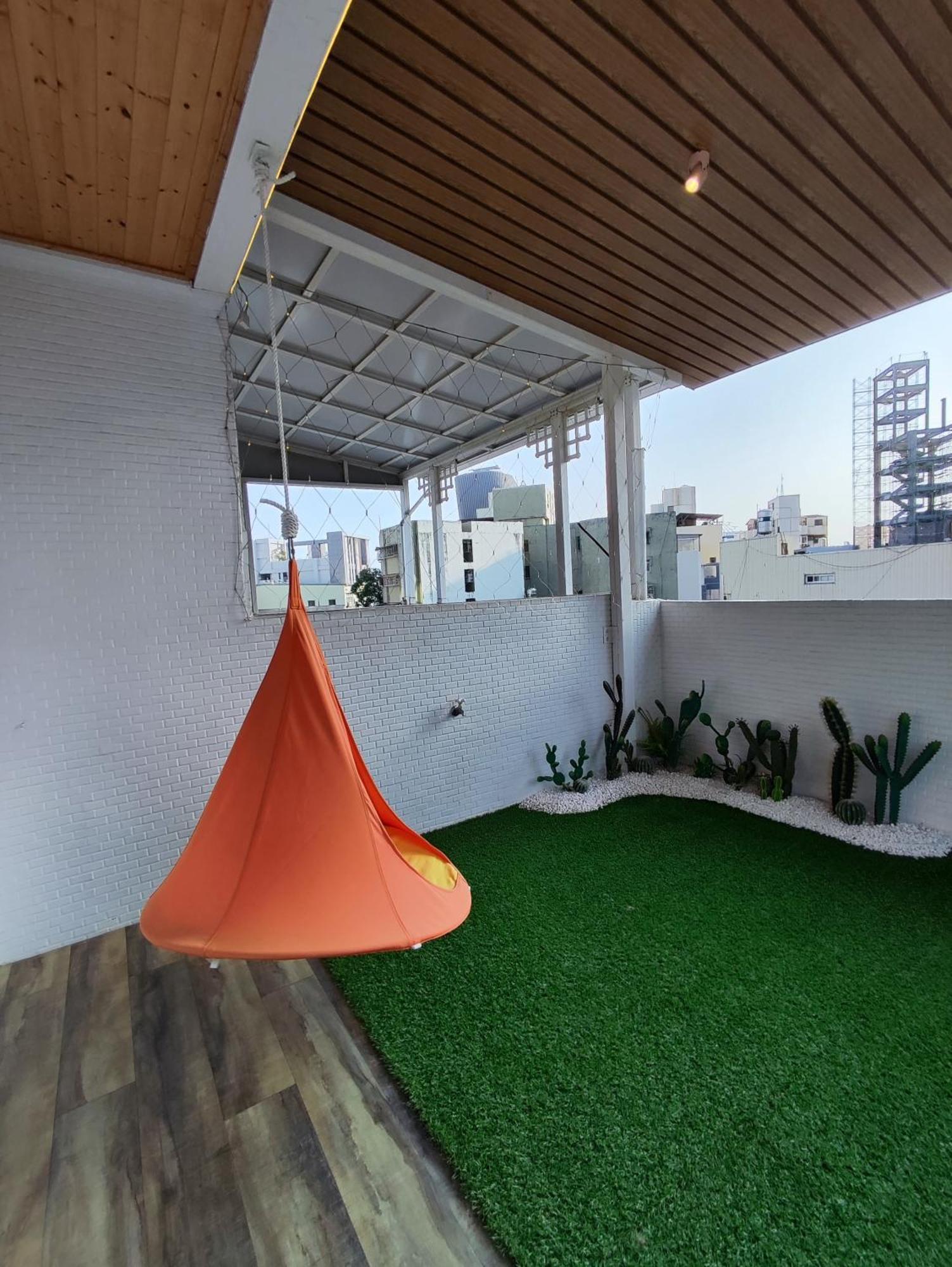 棚棚屋室內帳篷民宿inn Kaohsiung Esterno foto